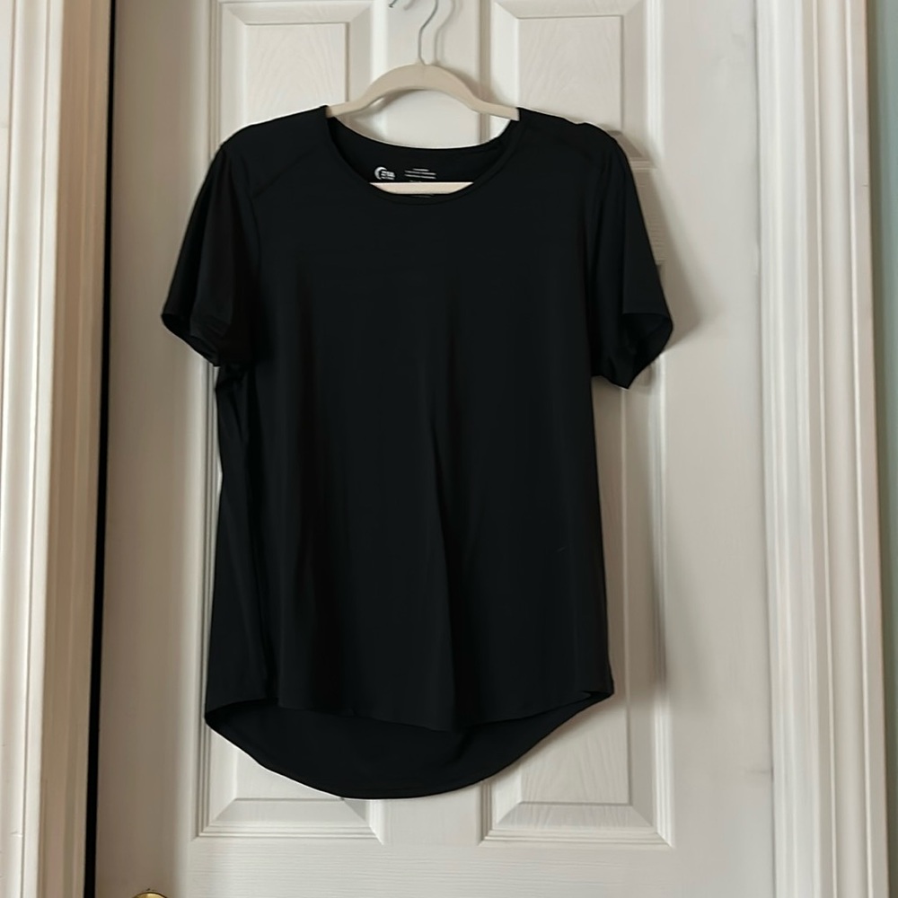 Black short sleeve zyia horizon tee NWOT